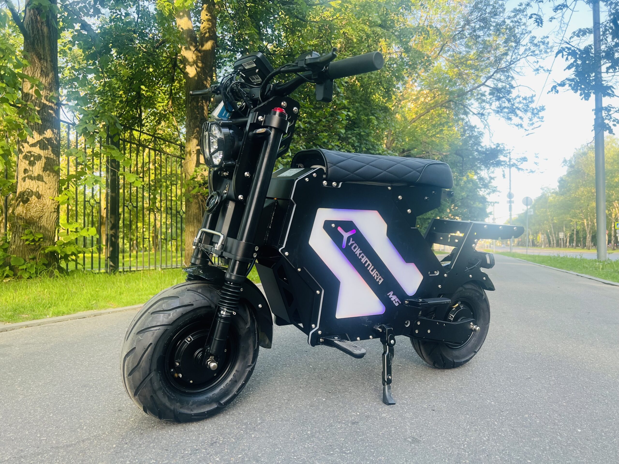 Электроскутер Yokamura M5 Samurai Black — Посадка и габариты