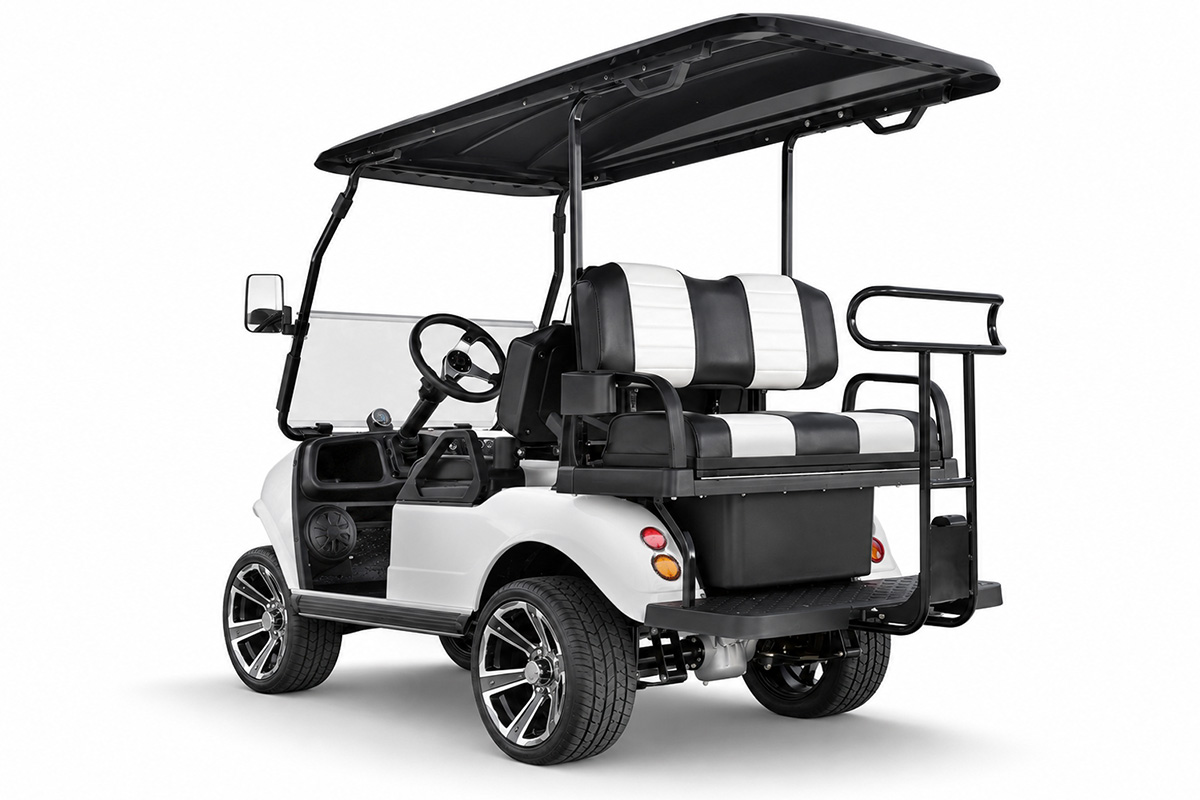 Rutrike Classic 4 в белом цвете — два ряда сидений, крыша и задняя часть