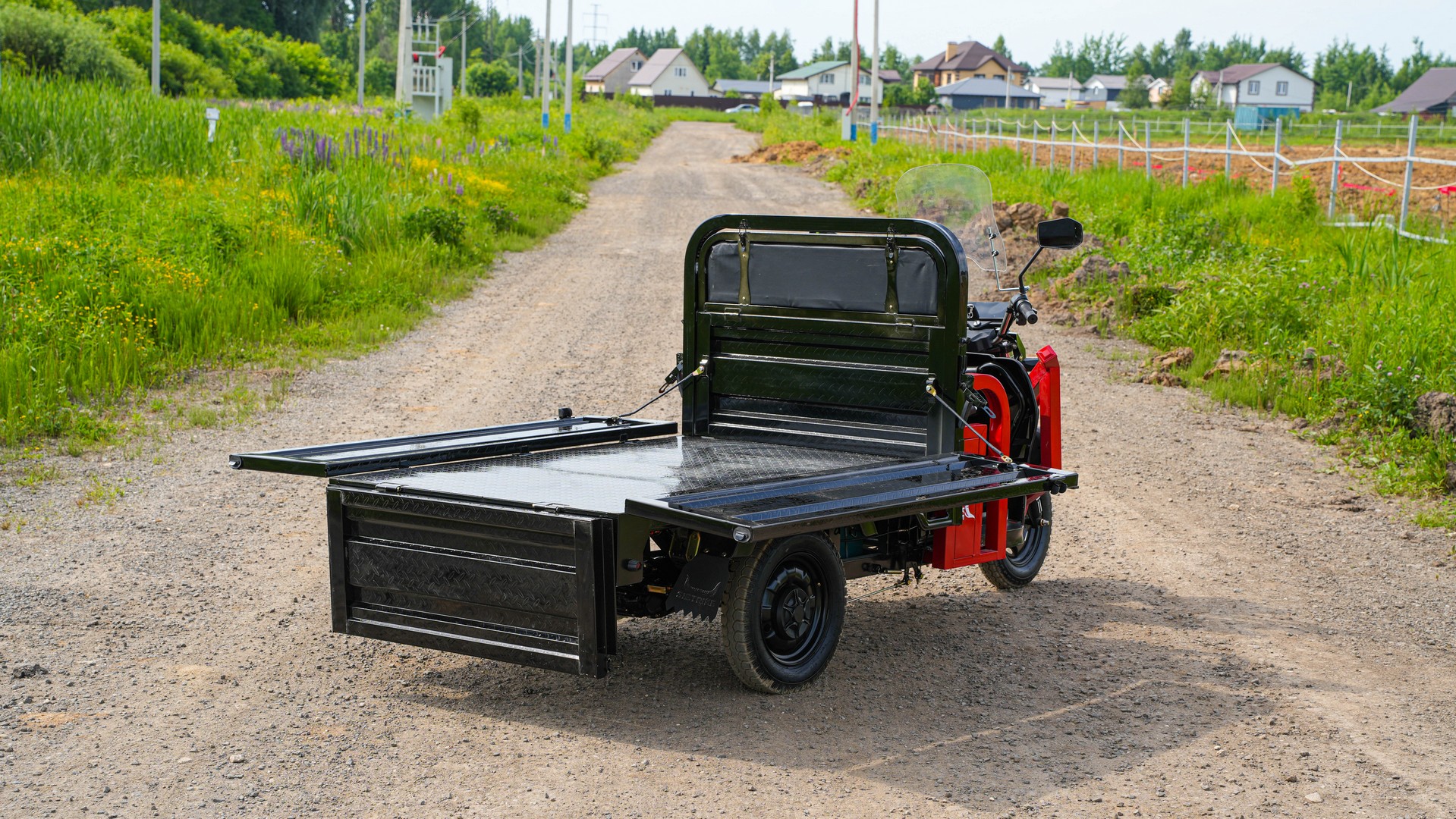 SIBTRIKE CARGO 1.6 — Кузов и открывающиеся борта