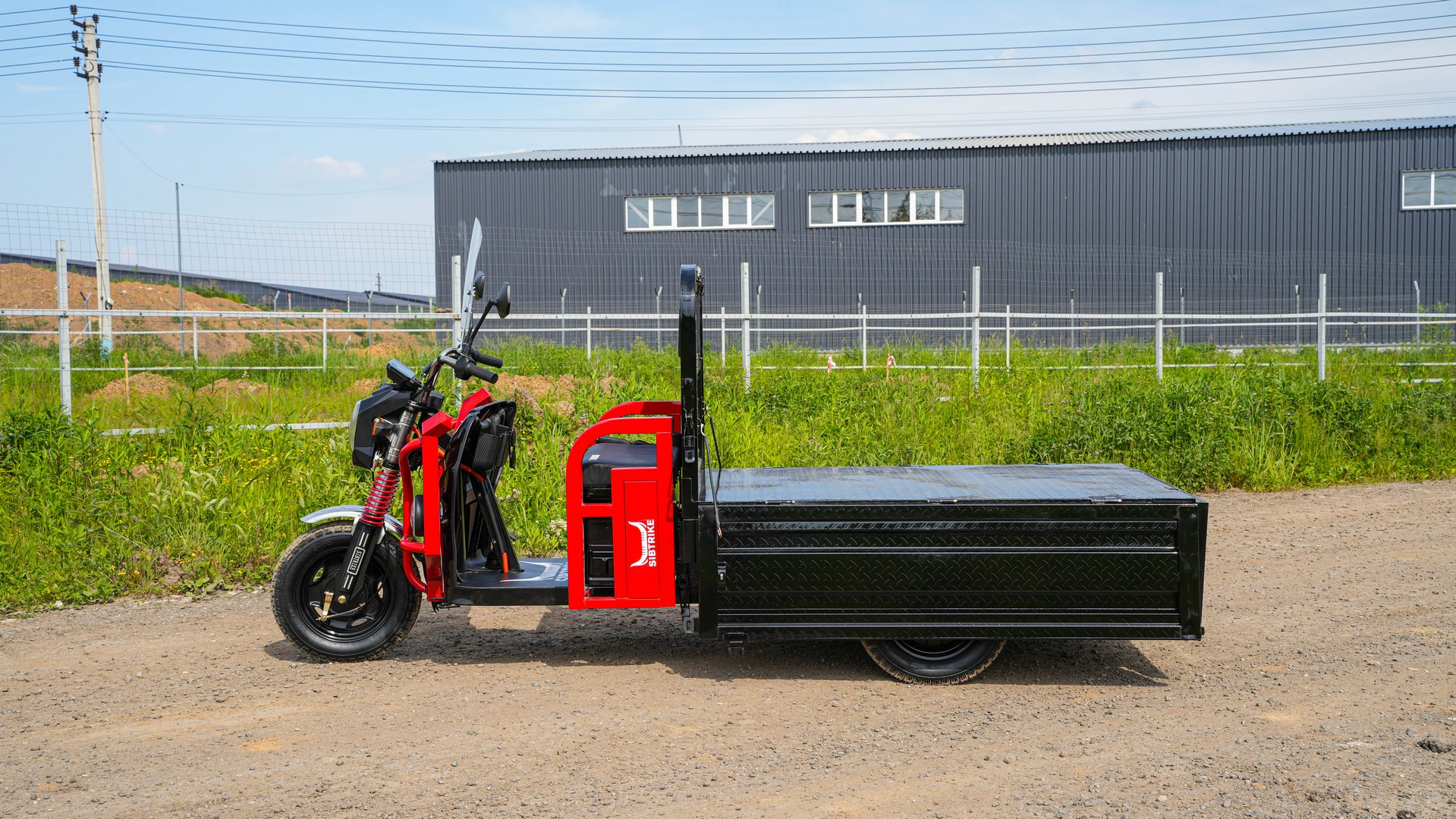 SIBTRIKE CARGO 1.6 — Кузов и открывающиеся борта — дополнительный вид