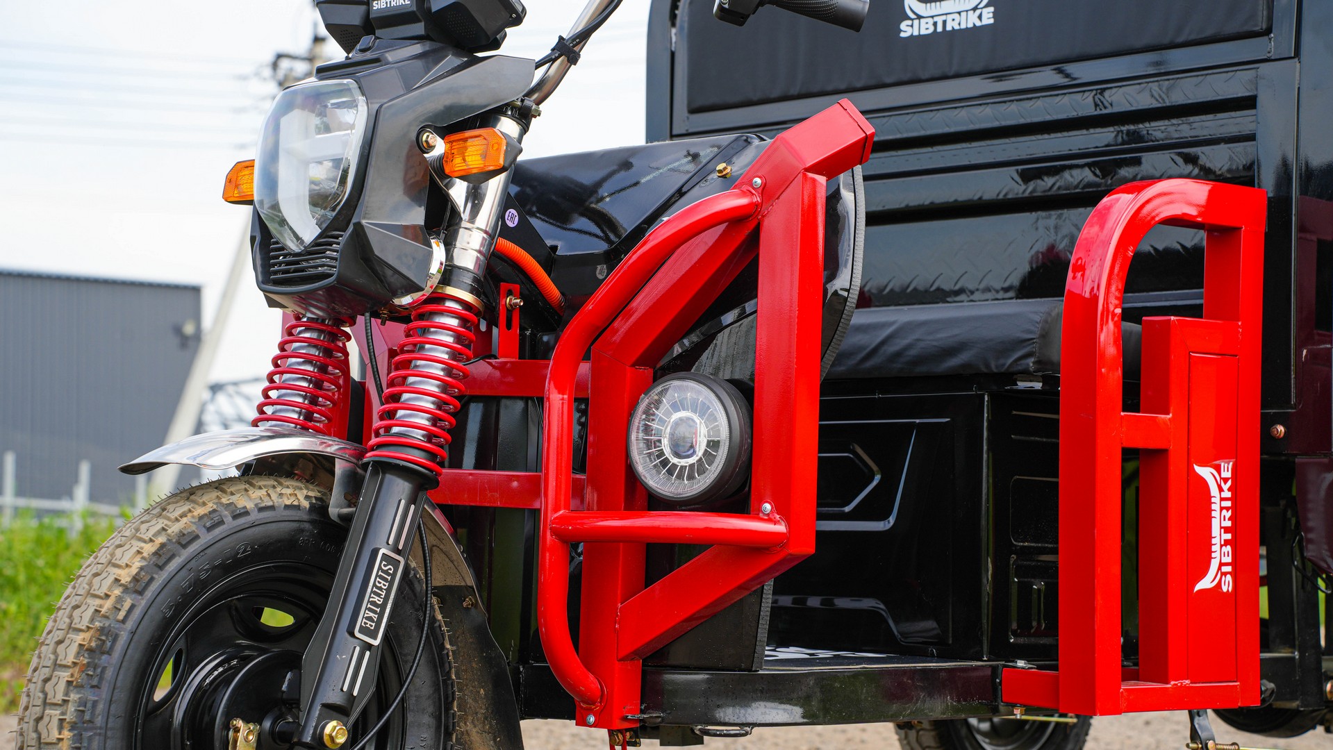 SIBTRIKE CARGO 1.6 — Освещение и защита
