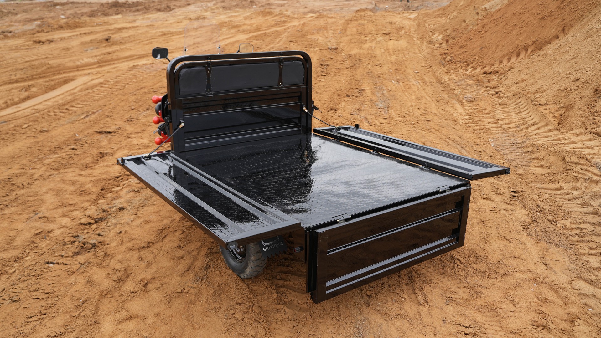 SIBTRIKE PRO CARGO 1.8 — Кузов и открывающиеся борта