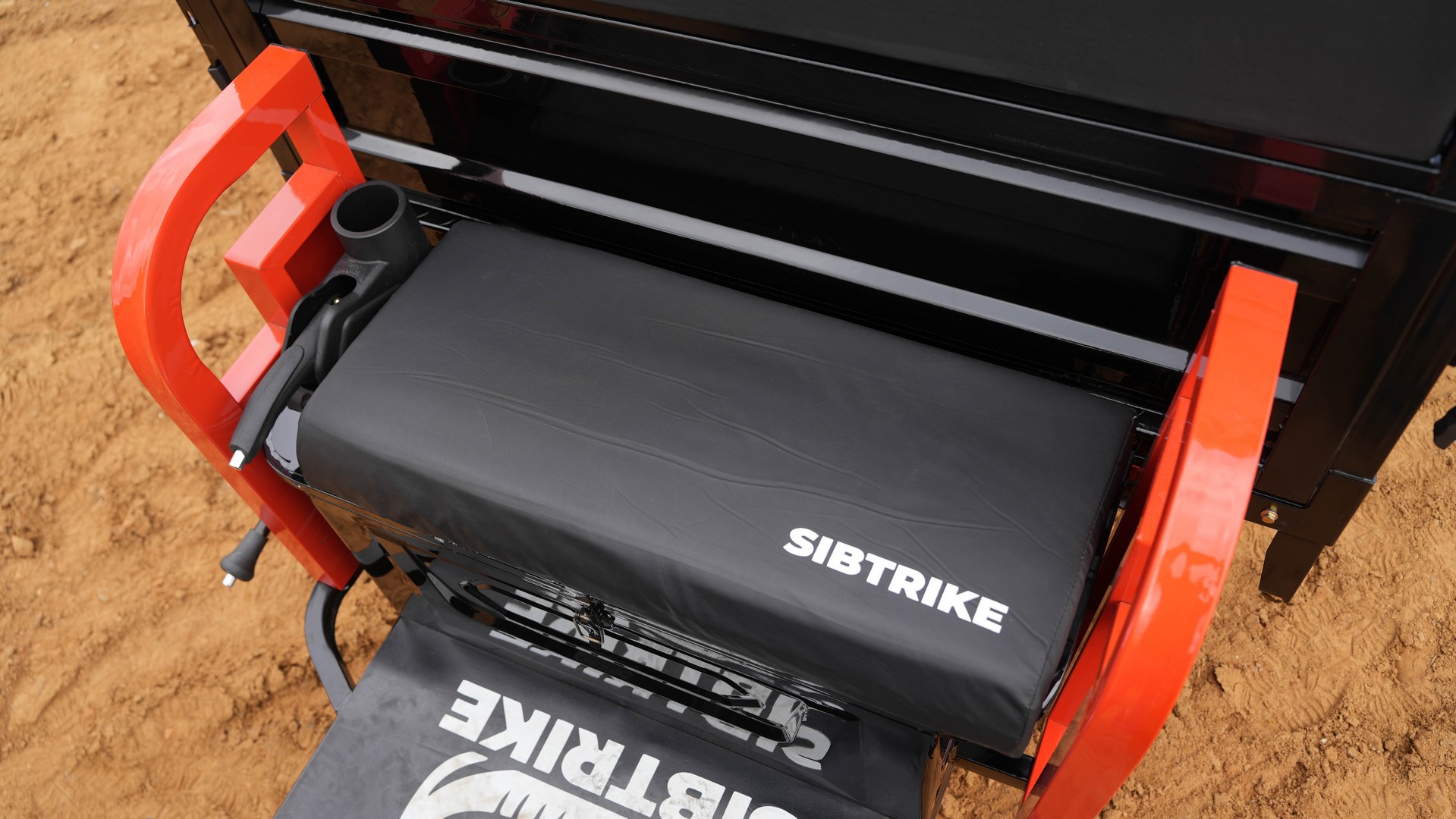 SIBTRIKE PRO CARGO 1.8 — Посадка и складываемое место