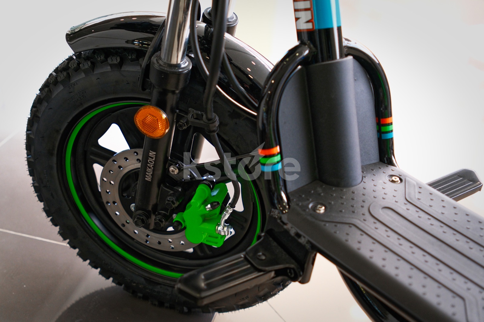 Maikaolin H12 60 В 40 А·ч — Колёса, тормоза и платформа