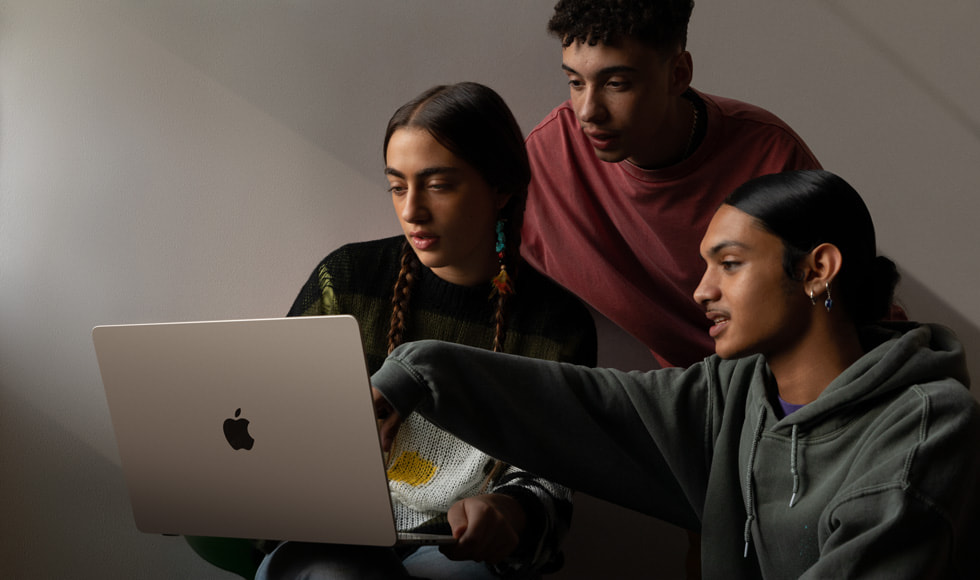 MacBook Air 15″ M2 — совместная работа