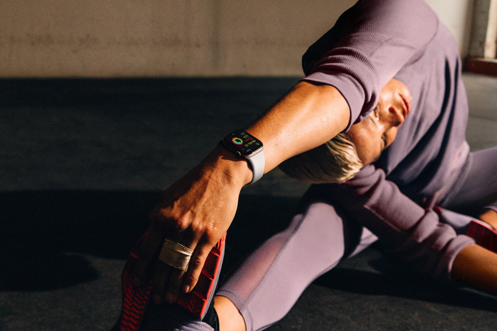 Apple Watch Series 10 во время тренировки