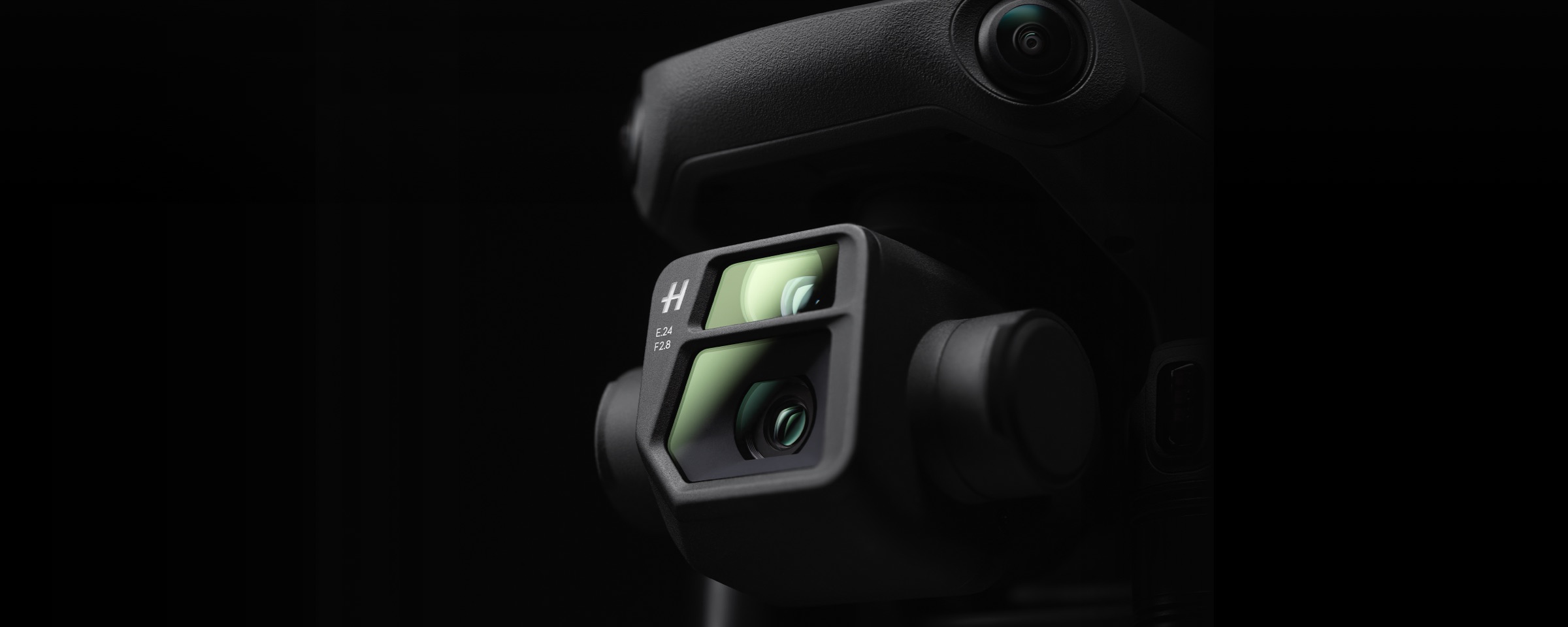 Две камеры обычного DJI Mavic 3: Hasselblad и телекамера