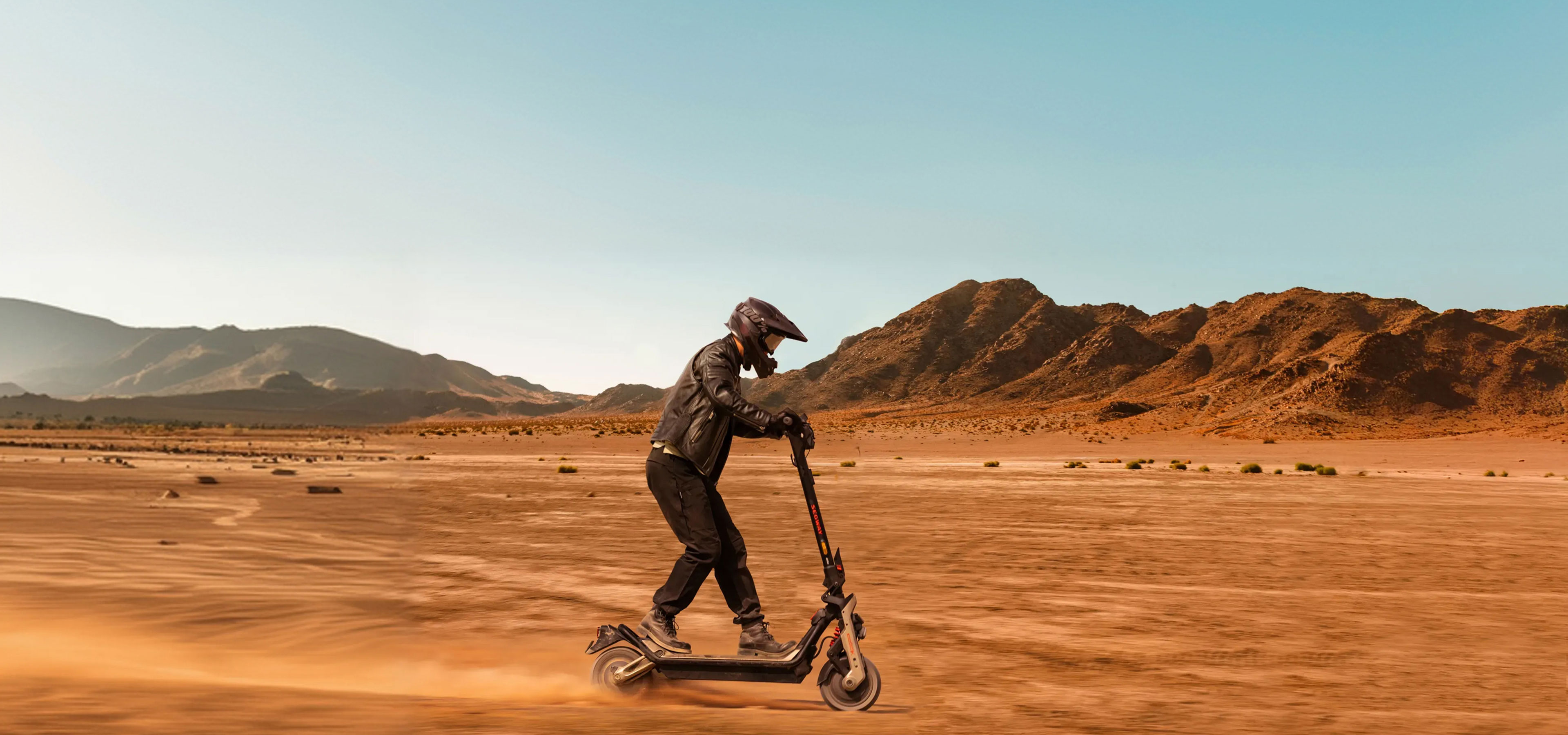 Segway GT3 Pro в движении на загородном маршруте