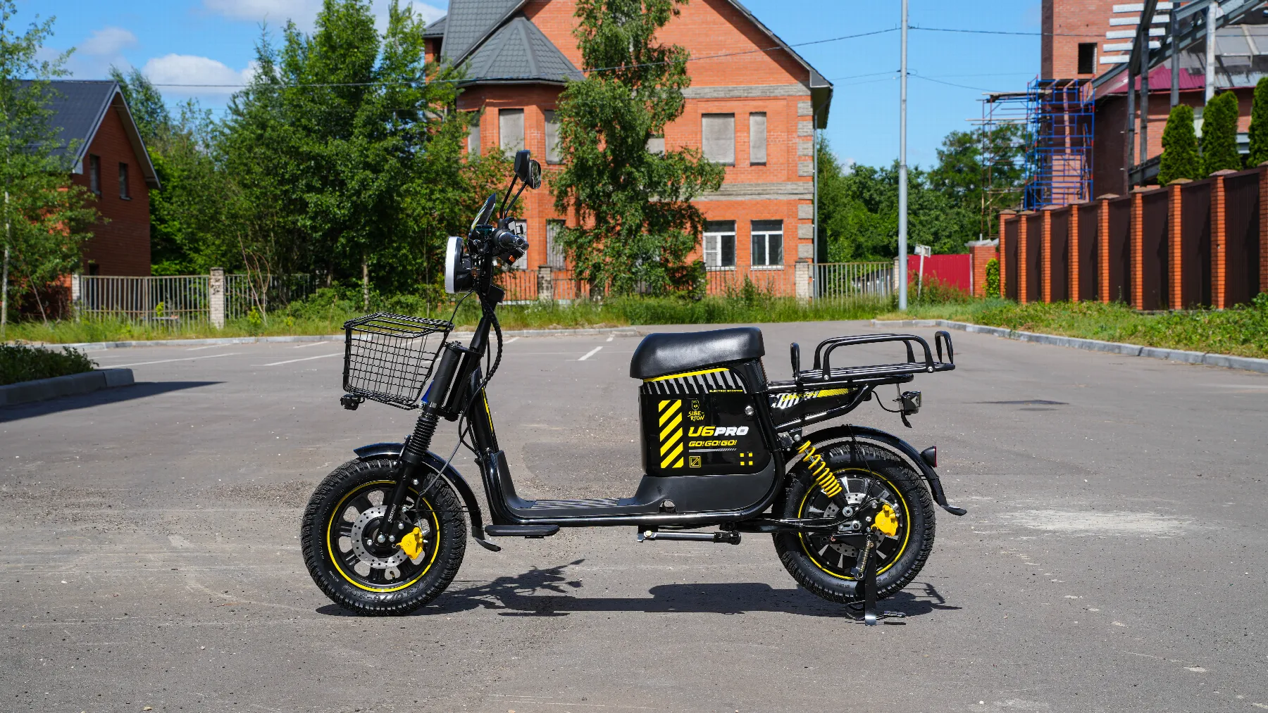 Siberton U6 Pro сбоку: передняя корзина и задняя грузовая площадка