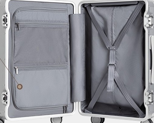 Внутренние отделения и влажное/сухое разделение Xiaomi Aluminum Frame Luggage 20"