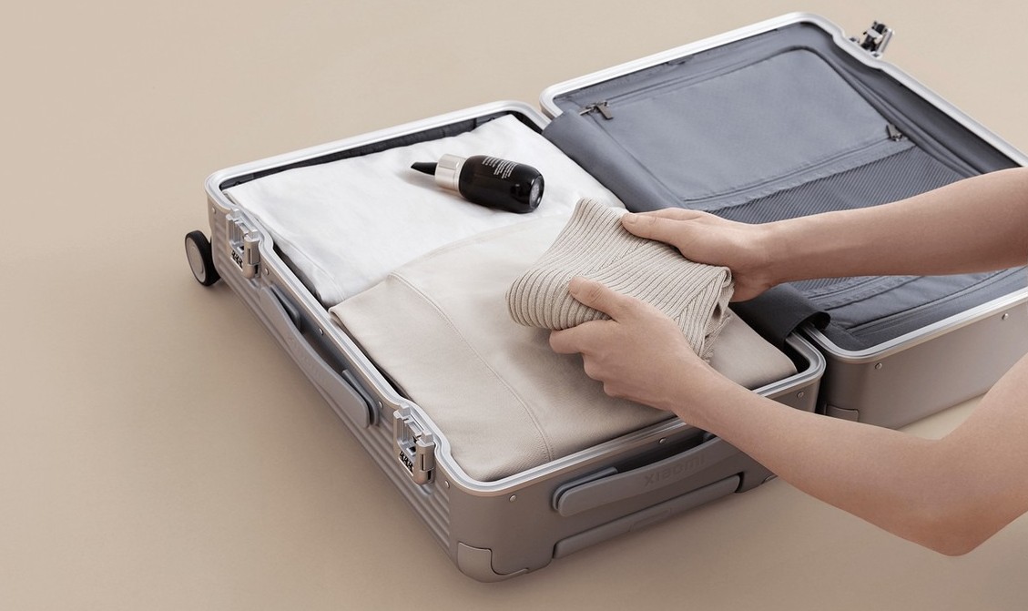 Укладка вещей в Xiaomi Aluminum Frame Luggage 20"