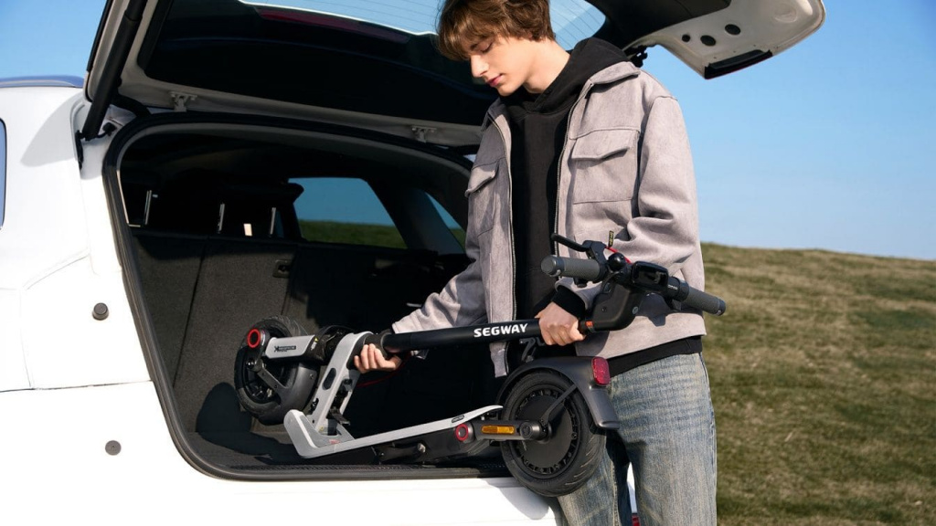 15 Электросамокат Segway Ninebot eKick Scooter E3.jpg 15 Электросамокат Segway Ninebot eKick Scooter E3.jpg