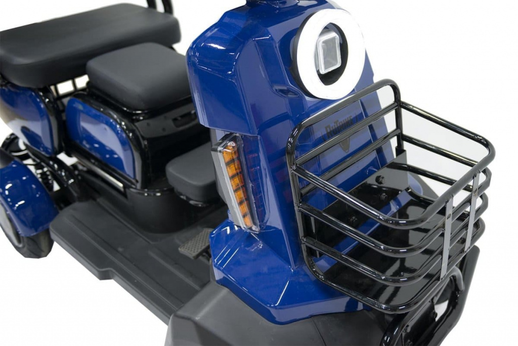 11 Электроскутер четырехколесный Rutrike Квадро.jpg