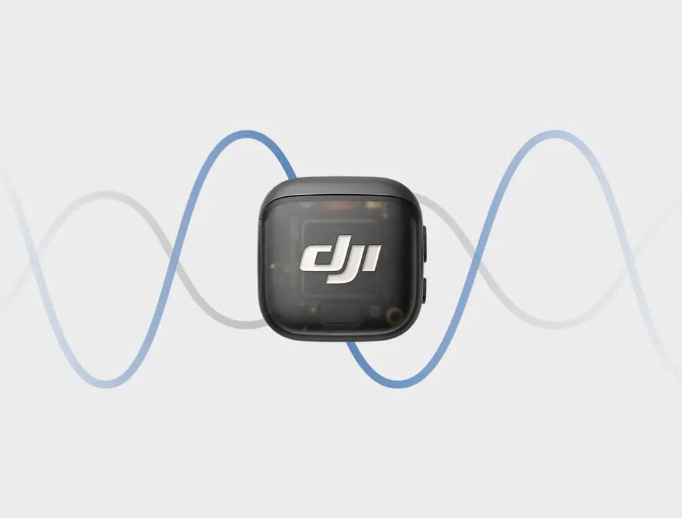 15 Микрофон DJI Mic 3 (2 передатчика + 1 приёмник + зарядный кейс).jpg 15 Микрофон DJI Mic 3 (2 передатчика + 1 приёмник + зарядный кейс).jpg