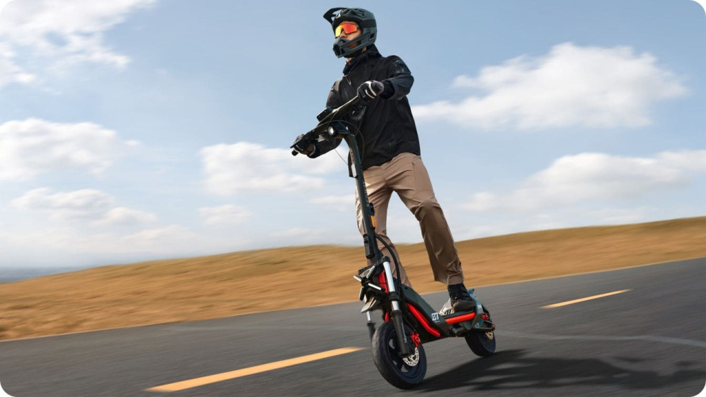 11 Электросамокат Ninebot eKickScooter ZT3 Pro.jpg