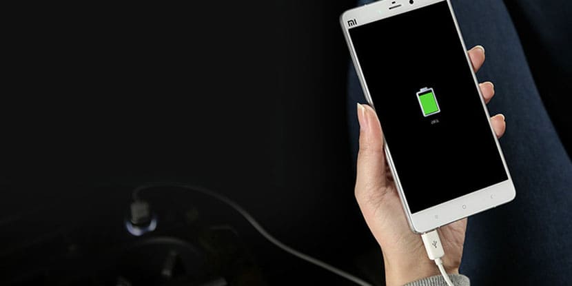 18 Автомобильное зарядное Xiaomi Car Charger CZCDQ01ZM.jpg