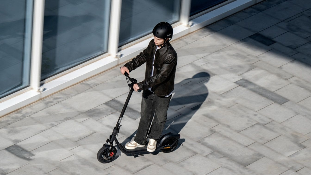 14 Электросамокат Ninebot eKickScooter F2 II.jpg