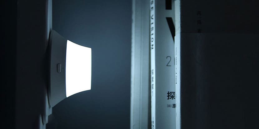 15 Беспроводное зарядное устройство Xiaomi Yeelight Wireless Charging Night Light YLYD04YI.jpg