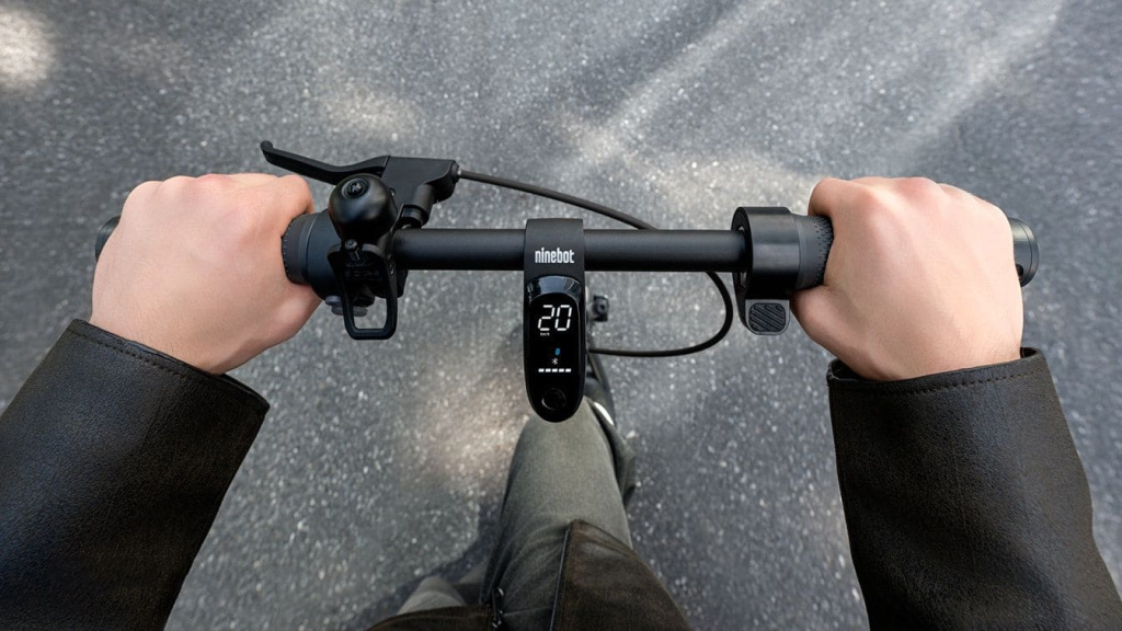 17 Электросамокат Ninebot eKickScooter F2 II.jpg
