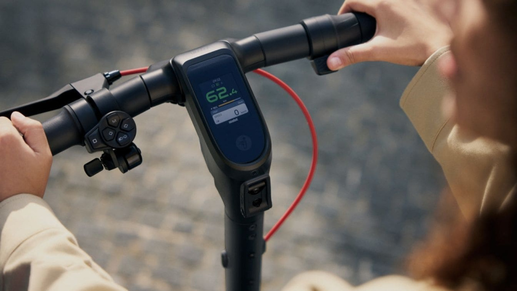 19 Электросамокат Segway Ninebot Kickscooter F3 EU.jpg