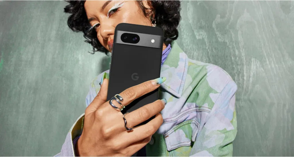 13 Смартфон Google Pixel 8a.jpg
