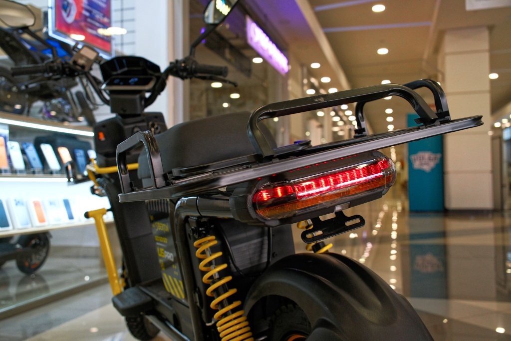 7 Электроскутер Siberton U5 Pro.jpg 7 Электроскутер Siberton U5 Pro.jpg