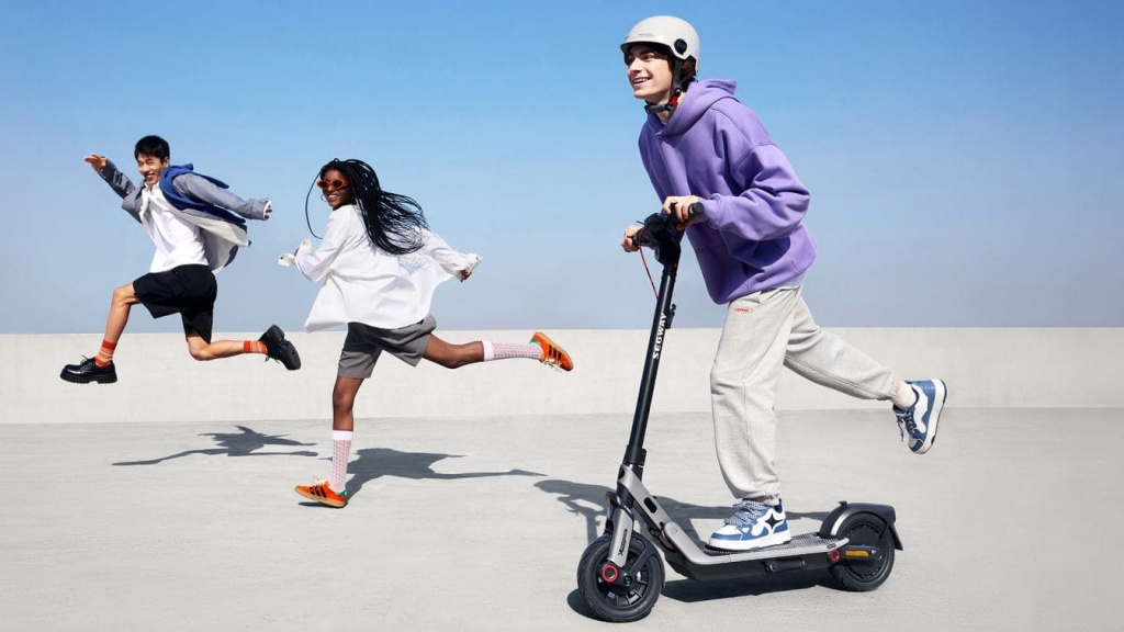 11 Электросамокат Segway Ninebot eKick Scooter E3.jpg 11 Электросамокат Segway Ninebot eKick Scooter E3.jpg