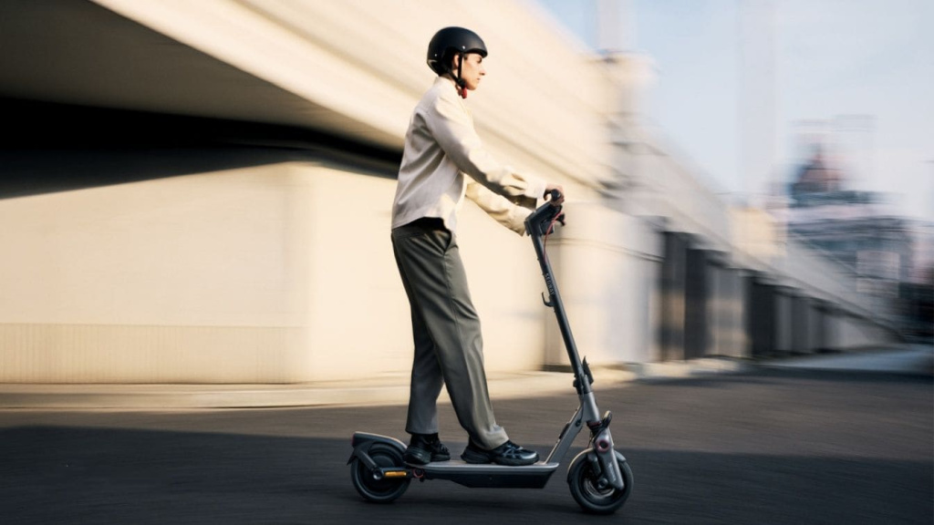 18 Электросамокат Ninebot eKickScooter F3 Pro.jpg