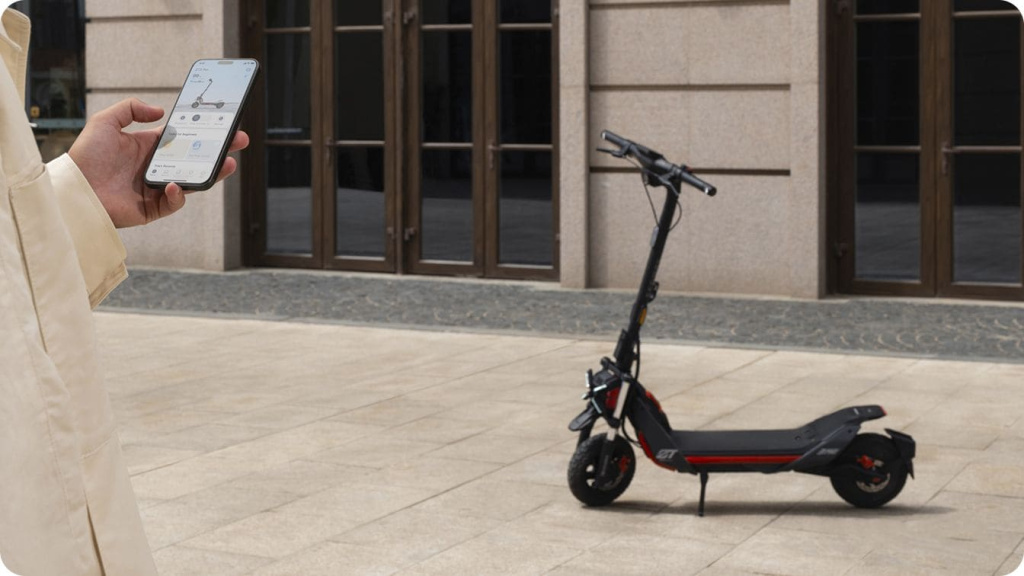 24 Электросамокат Ninebot eKickScooter ZT3 Pro.jpg