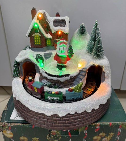 Фигура новогодняя Дед Мороз и железная дорога