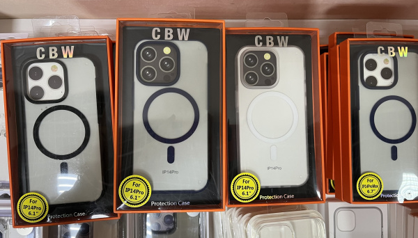 Чехол накладка CBW с поддержкой MagSafe для iPhone 14 Pro