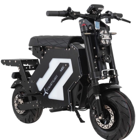 Электроскутер Yokamura M5 Samurai Black — крупный ракурс корпуса