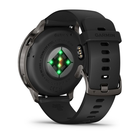 Garmin Venu 4 45 мм, чёрный силиконовый ремешок: датчики пульса и зарядные контакты сзади
