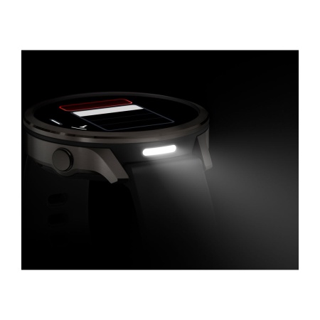 Garmin Venu 4 41 мм, чёрный силиконовый ремешок: встроенный светодиодный фонарик