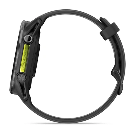 Garmin Forerunner 970 47 мм: чёрный корпус и титановый безель Carbon Grey DLC, боковой ракурс с двумя кнопками
