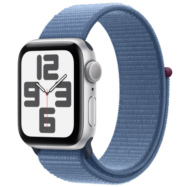 Apple Watch SE 2023, 40 мм, корпус из алюминия серебристого цвета, спортивный браслет цвета «ледяной синий»