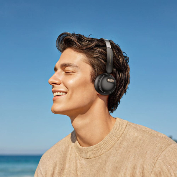 Беспроводные накладные наушники HOCO W62 черные