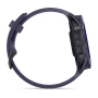 Боковой вид с кнопками Garmin Forerunner 570 47 мм, индиго и фиолетовый ремешок