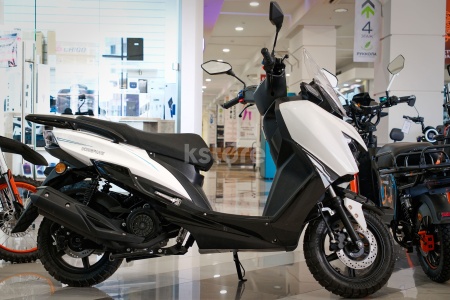 Скутер бензиновый GT-T-МАКС 49 кубических сантиметров