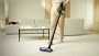 Вертикальный беспроводной пылесос Dyson V8 Cyclone Black — официальный ракурс 1