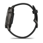Garmin Venu 4 41 мм, чёрный силиконовый ремешок: боковой профиль с двумя кнопками