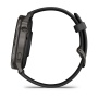 Garmin Venu 4 45 мм, чёрный силиконовый ремешок: боковой профиль с двумя кнопками